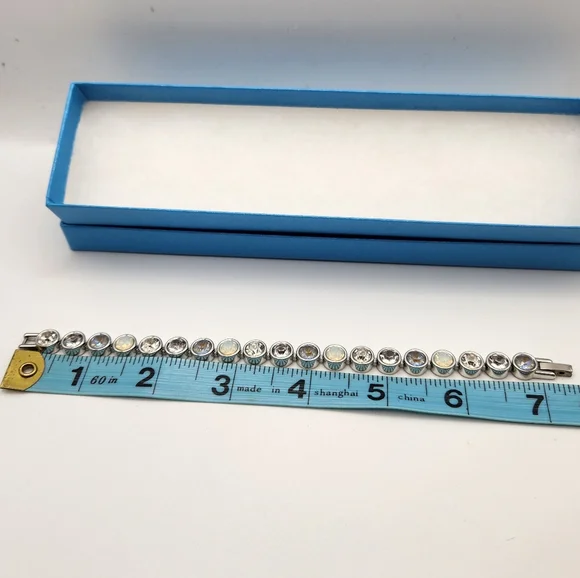 Touchstone Crystal Ice Bracelet, Overcast - Picture 5 of 7